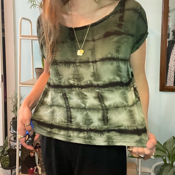 Green Tie Dye Top - Picture 9 of 12